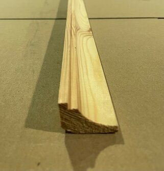 Grenen holle hoeklat; 22mm x 32mm x 240mm; &euro;2,- per lengte