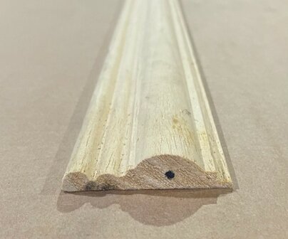 Grenen plint; 12mm x 56mm x 2400mm; &euro;6,-