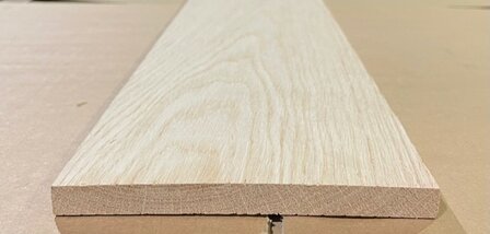 Eiken houten vloerplint; 130mm x 12mm x 2400mm; &euro;7,00