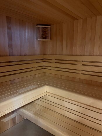 Productfoto erle schrootjes in complete saunawand