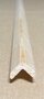 Grenen hoeklat voor uitwendige hoek; 14mm x 14mm x 2700mm; €2,-